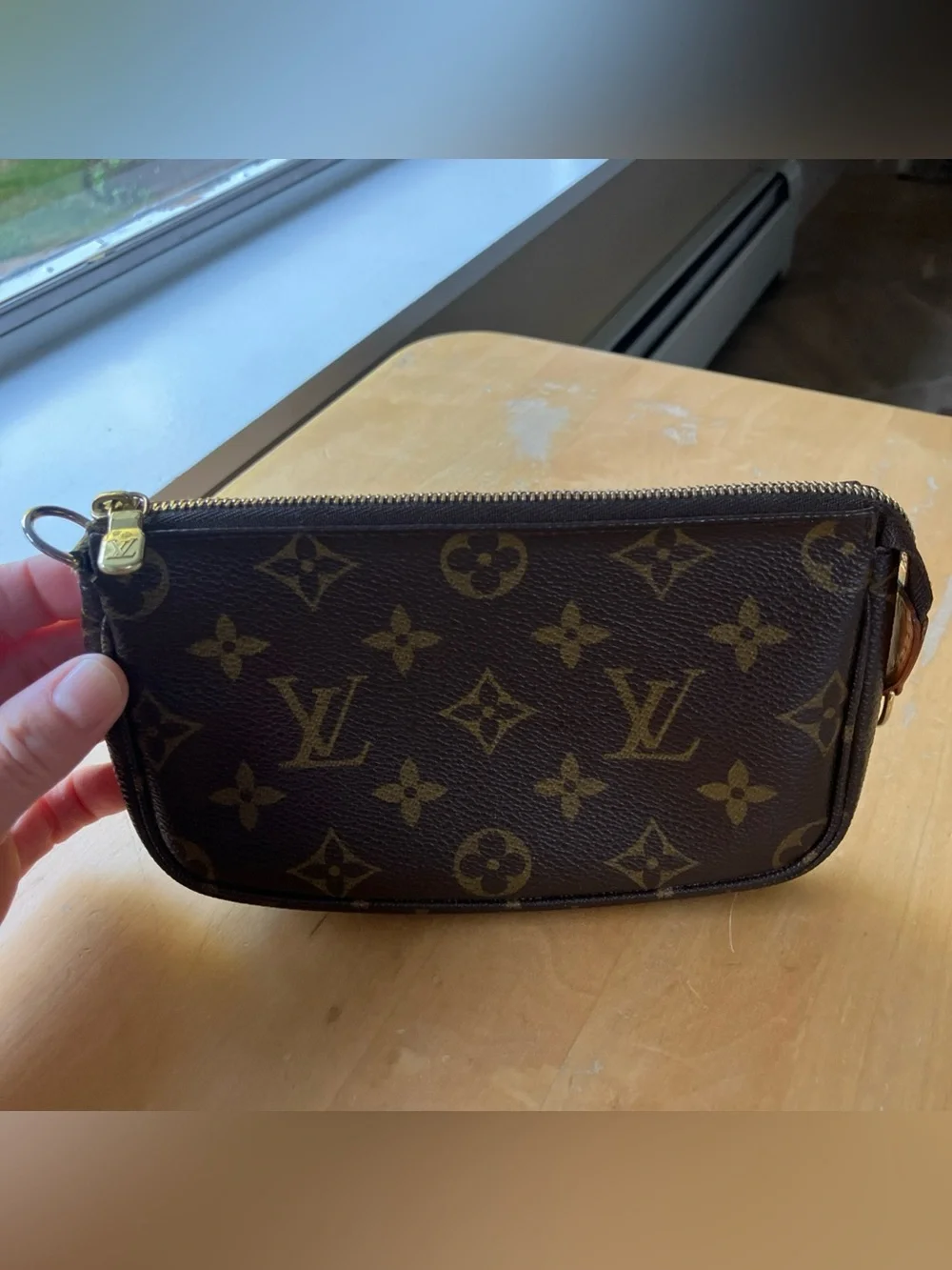 Louis Vuitton Monogram Canvas Petit Bucket Pochette Pouch